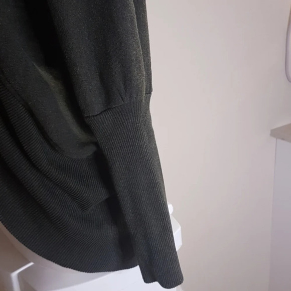Aritzia Wilfred  Diderot cocoon sweater olive - Picture 6 of 13